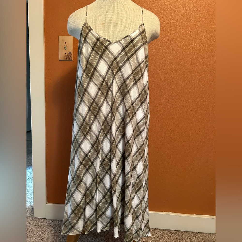 Kensie Summer Dress with Straps. Fully Lined. Green Plaid. XL.